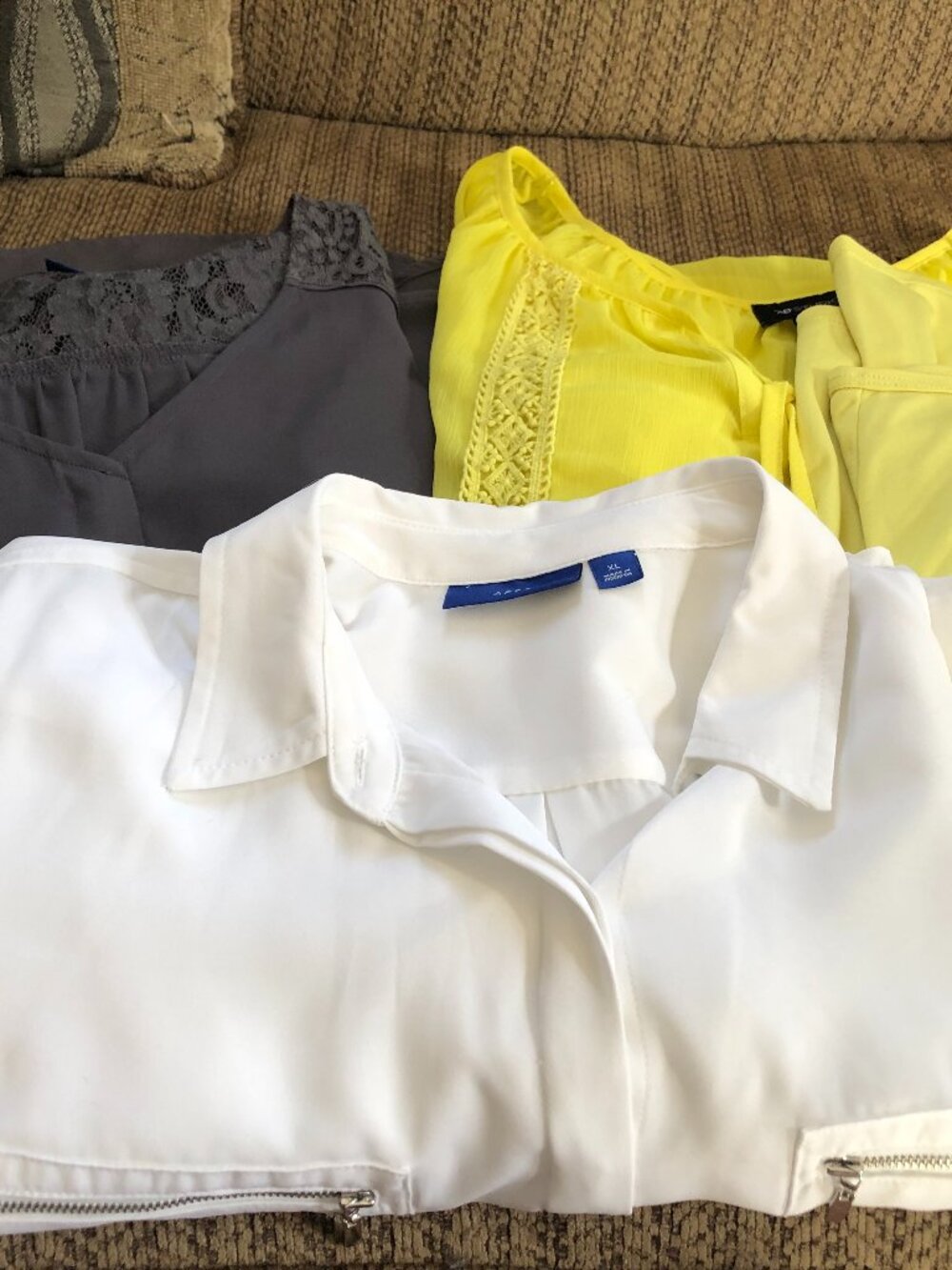 LOT 3 Apt 9 & AB STUDIO XL & L Blouse Gray White Yellow 22.5-23.5" Pit to Pit KF